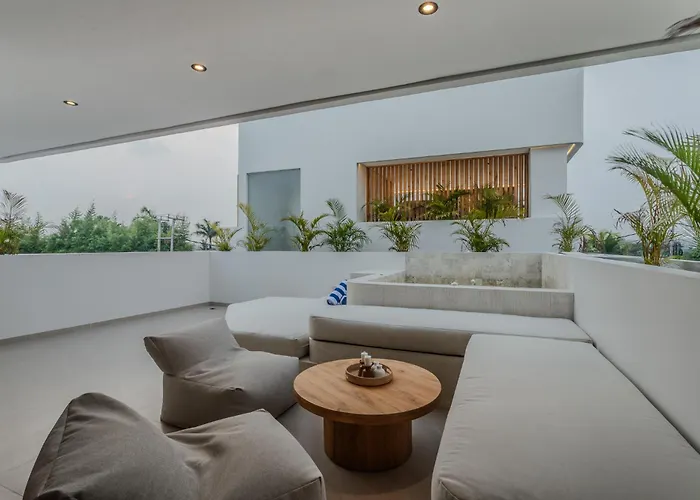 Villa Tiga Harapan Pererenan, By Sandara *